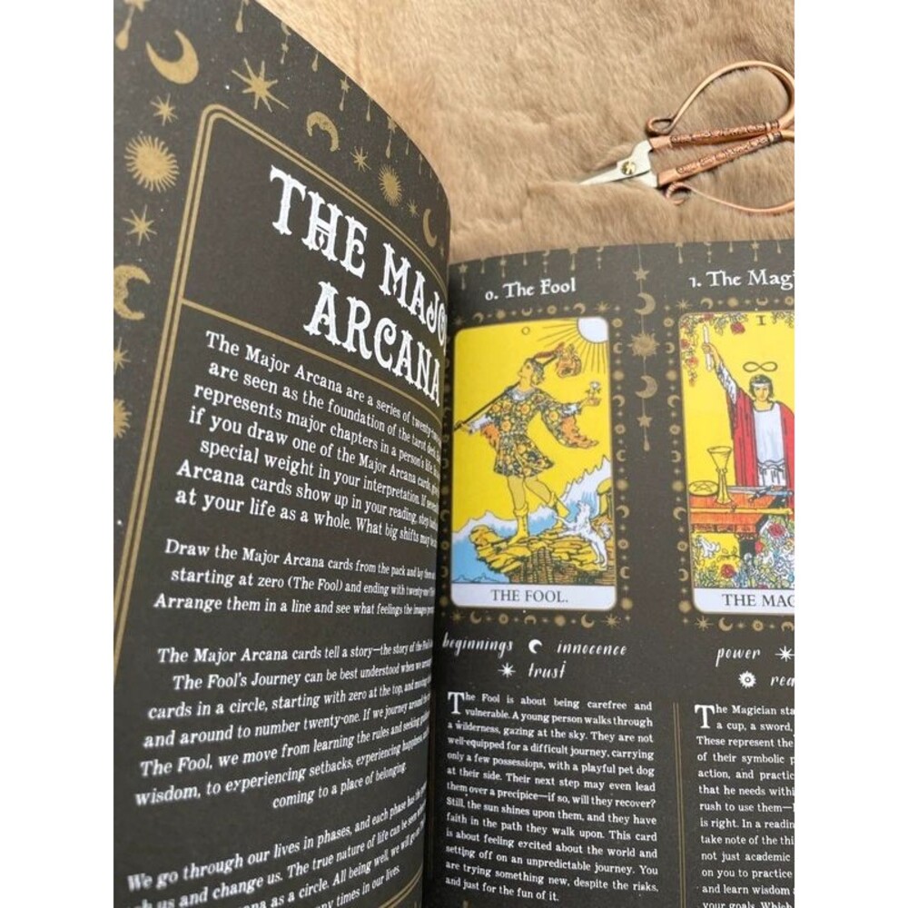 Oracle Tarot Book - Picture 3 of 7